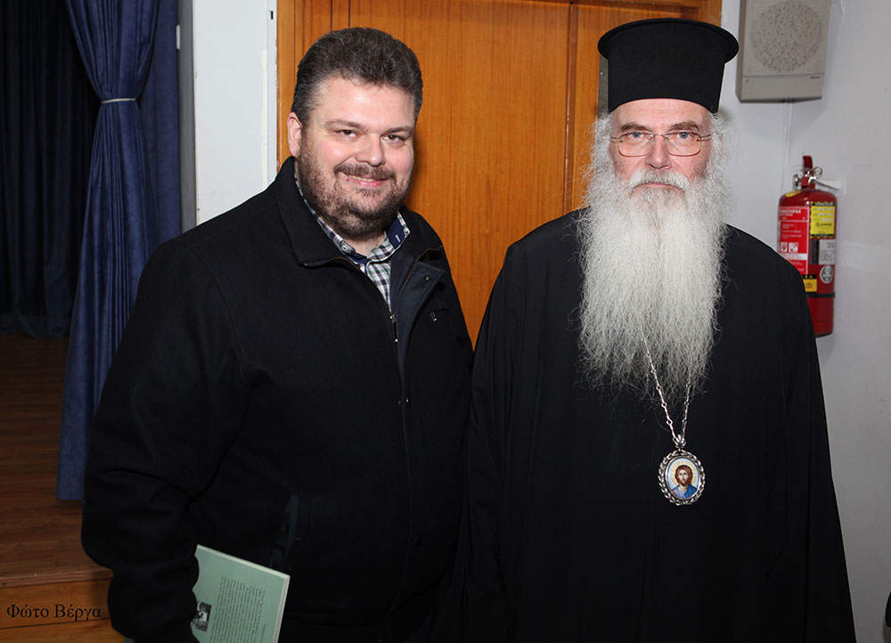 Τον Σεβασμιώτατο Μητροπολίτη Μεσογαίας και Λαυρεωτικής κ.κ. Νικόλαο είχε καλεσμένο ομιλητή η Σχολή Γονέων - Ανοικτό Πανεπιστήμιο Κατερίνης την Δευτέρα 12 Φεβρουαρίου 2018 με ένα άκρως προκλητικό και ενδιαφέρον θέμα ομιλίας : «Δεν είμαι Χριστιανός… Θέλω να γίνω!». Η αίθουσα κατακλύστηκε από πολύ νωρίς από πλήθος κόσμου και έτσι ενεργοποιήθηκε από τους οργανωτές και η δεύτερη αίθουσα του Συνεδριακού Κέντρου Κατερίνης η οποία όμως δεν κατέστη ούτε και αυτή ικανή να φιλοξενήσει τα 1000 και πλέον άτομα που «πλημμύρησαν» τις αίθουσες, τις σκάλες και τους διαδρόμους…!
