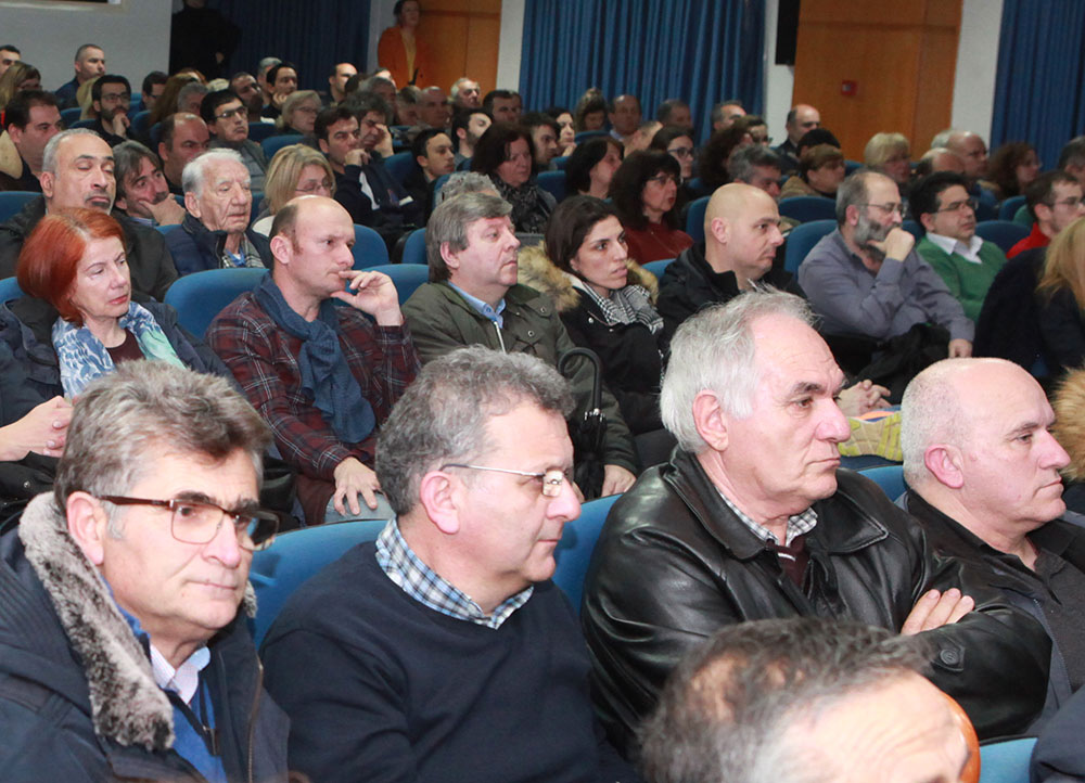 Ο Αστροφυσικός Δρ. Μάνος Δανέζης ήταν ο ομιλητής του Ανοικτού Πανεπιστημίου Κατερίνης την Δευτέρα 5 Μαρτίου. Το θέμα της διάλεξης του ήταν : "Η Σχετικότητα του χρόνου"  &nbsp;&nbsp;&nbsp;&nbsp;&nbsp;&nbsp;&nbsp; Ο Μάνος Δανέζης&nbsp; υπήρξε επίκουρος καθηγητής Αστροφυσικής στο Πανεπιστήμιο Αθηνών και τα ερευνητικά του ενδιαφέροντα στρέφονταν στις κατευθύνσεις: δορυφορική φασματοσκοπία στο υπεριώδες, αστρικές ατμόσφαιρες, διπλοί και μεταβλητοί αστέρες, Ιστορία και Φιλοσοφία των Επιστημών κ.ά. Είναι μέλος της Διεθνούς Αστρονομικής Ένωσης, της Ελληνικής Αστρονομικής Εταιρείας της Ένωσης Ελλήνων Φυσικών και της Ελληνικής Μαθηματικής Εταιρείας. Έχει συντάξει&nbsp;εκατοντάδες άρθρα στον ελληνικό ημερήσιο τύπο, καθώς και δεκαέξι βιβλία σχετικά με την Αστροφυσική και την Ιστορία και Φιλοσοφία των Επιστημών. Τέλος έχει παρουσιάσει 110 εκπομπές στην ελληνική τηλεόραση με σχετική θεματολογία.