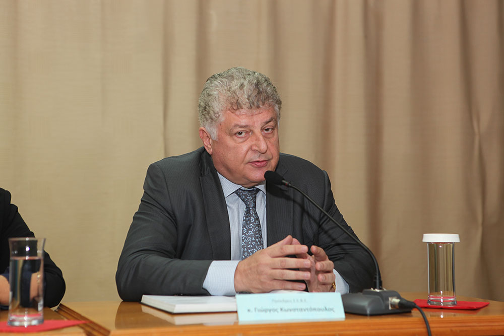 Εξαιρετική επιτυχία σημείωσε η παρουσίαση του επετειακού και συλλεκτικού Λευκώματος για τα 30 χρόνια της Σχολής Γονέων – Ανοικτό Πανεπιστήμιο Κατερίνης την Κυριακή 7 Οκτωβρίου 2018. Το λεύκωμα προλόγισαν ο Δήμαρχος Κατερίνης κ.Σάββας Χιονίδης, η Αντιπεριφερειάρχης Πιερίας κ. Σοφία Μαυρίδου, ο Πρόεδρος του ΣΕΒΕ κ. Γιώργος Κωνσταντόπουλος και ο ιδρυτής της κ. Δημήτριος Δημηνάς