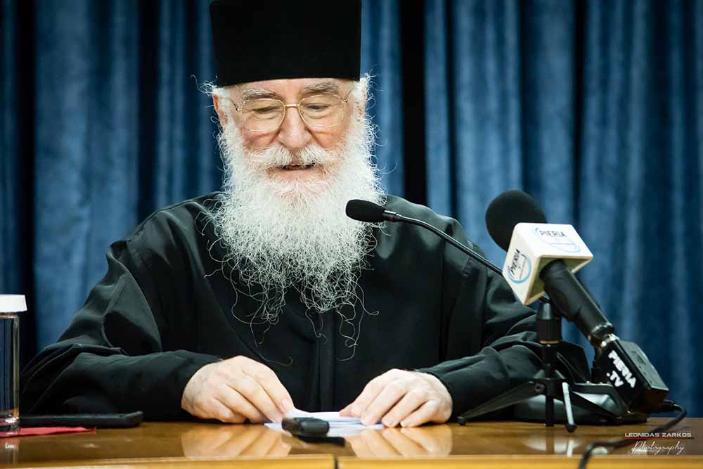 H Σχολή Γονέων- Ανοιχτό Πανεπιστήμιο Κατερίνης συμπλήρωσε τον κύκλο ομιλιών των τριάντα συνεχών ετών λειτουργίας της με μια πολύ διδακτική επετειακή ομιλία. Καλεσμένος ομιλητής της εκδήλωσης ήταν ο γέρων της Ιεράς Καλύβης των Αγίων Αποστόλων&nbsp; του Αγίου Όρους π. Νίκων. Το θέμα του ήταν η συνέχεια και το δεύτερο μέρος παλαιότερης ομιλίας του με θέμα «Η Κατάκριση»
