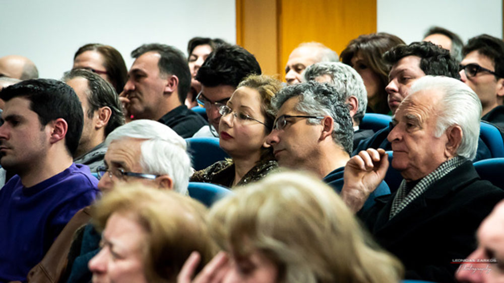 Με μεγάλη επιτυχία και πλήρη αποδοχή του κόσμου πραγματοποιήθηκε&nbsp; μια ενδιαφέρουσα&nbsp; ομιλία σήμερα στις 25 Φεβρουαρίου 2019&nbsp; με επίσημο καλεσμένο κ. Νίκο Λυγερό στη Σχολή Γονέων-Ανοιχτό Πανεπιστήμιο Κατερίνης. Ο κος Νίκος Λυγερός είναι καθηγητής, ερευνητής&nbsp; μα κυρίως στρατηγικός &nbsp;αναλυτής. Στο Συνεδριακό Κέντρο της Κατερίνης&nbsp; παρουσιάστηκε&nbsp; διάλεξη με θέμα "Στρατηγική Έξυπνη Ιστορία"&nbsp; και στην εκδήλωση&nbsp; συνδιοργανωτής &nbsp;ήταν το Κέντρο Ξένων Γλωσσών Κλιγγοπούλου Ρεβέκκα.