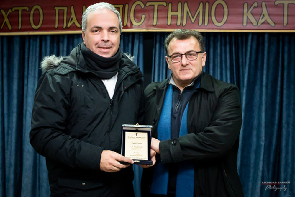 Με μεγάλη επιτυχία και πλήρη αποδοχή του κόσμου πραγματοποιήθηκε&nbsp; μια ενδιαφέρουσα&nbsp; ομιλία σήμερα στις 25 Φεβρουαρίου 2019&nbsp; με επίσημο καλεσμένο κ. Νίκο Λυγερό στη Σχολή Γονέων-Ανοιχτό Πανεπιστήμιο Κατερίνης. Ο κος Νίκος Λυγερός είναι καθηγητής, ερευνητής&nbsp; μα κυρίως στρατηγικός &nbsp;αναλυτής. Στο Συνεδριακό Κέντρο της Κατερίνης&nbsp; παρουσιάστηκε&nbsp; διάλεξη με θέμα "Στρατηγική Έξυπνη Ιστορία"&nbsp; και στην εκδήλωση&nbsp; συνδιοργανωτής &nbsp;ήταν το Κέντρο Ξένων Γλωσσών Κλιγγοπούλου Ρεβέκκα.