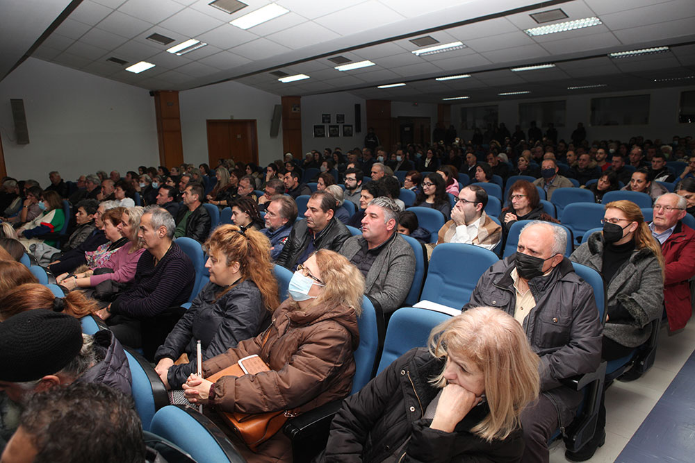 Την Δευτέρα 12 Δεκεμβρίου 2022 η Σχολή Γονέων - Ανοικτό Πανεπιστήμιο Κατερίνης είχε την ιδιαίτερη χαρά να φιλοξενεί τον Ιερομόναχο π. Νίκωνα, γέροντα του Ιερού Κελίου 12 Αποστόλων στην Ξενοφωντινή Σκήτη του Αγίου Όρους με το ενδιαφέρον θέμα «Οι αισθήσεις των αγίων». Συνδιοργανωτής ήταν ο Ιεραποστολικός Σύλλογος ΚΥΡΙΑΚΗ. Στην έναρξη της εκδήλωσης ακούστηκαν τραγούδια από την Χορωδία του Πολιτιστικού Συλλόγου "ΜΑΚΕΔΟΝΙΑ" και το Μουσικό Εργαστήρι ΟΛΥΜΠΟΥ υπό την διεύθυνση του μαέστρου Νικολάου Πατρή.